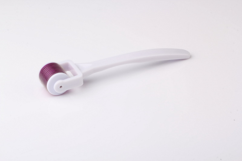 Medical Grade Dermaroller 540 Microneedle Therapy System